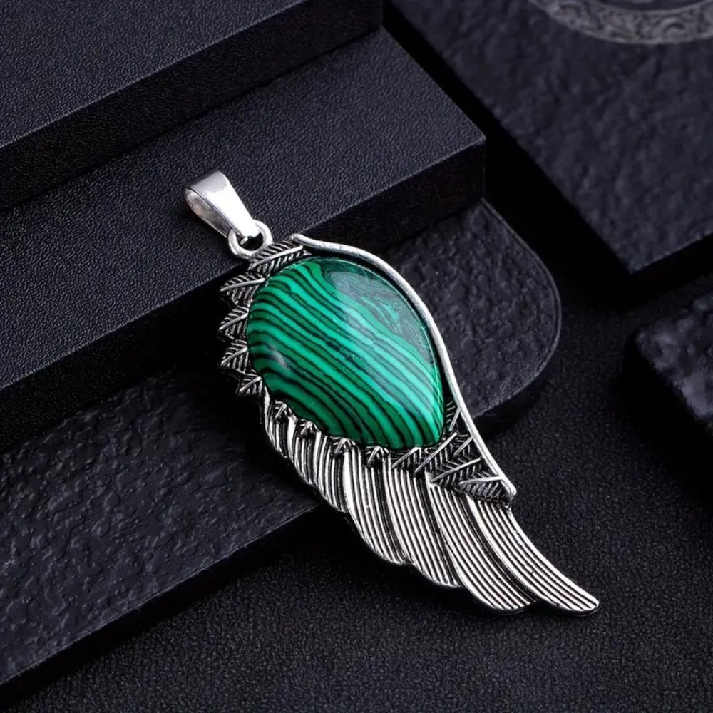 Malachite Synthetic Stone Wing Shape Pendant Necklace - Picture 2 of 2
